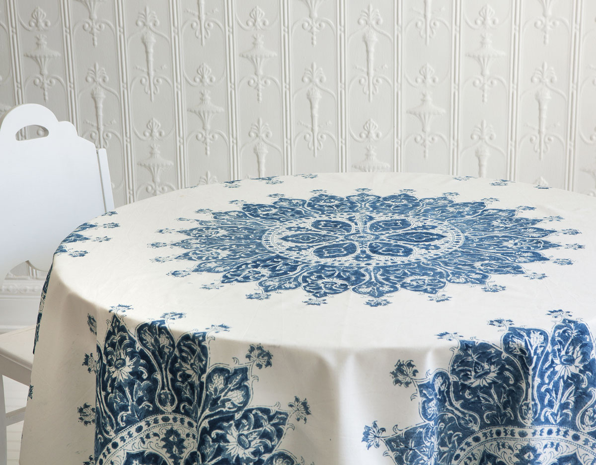 tablecloth with drawers